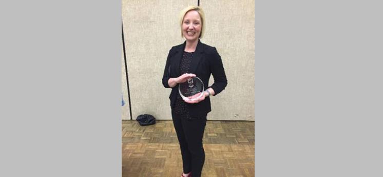 USA Alumna Dr. Andrea Hunt (MA 2004) Receives Outstanding Early Career Award for Service at UNA